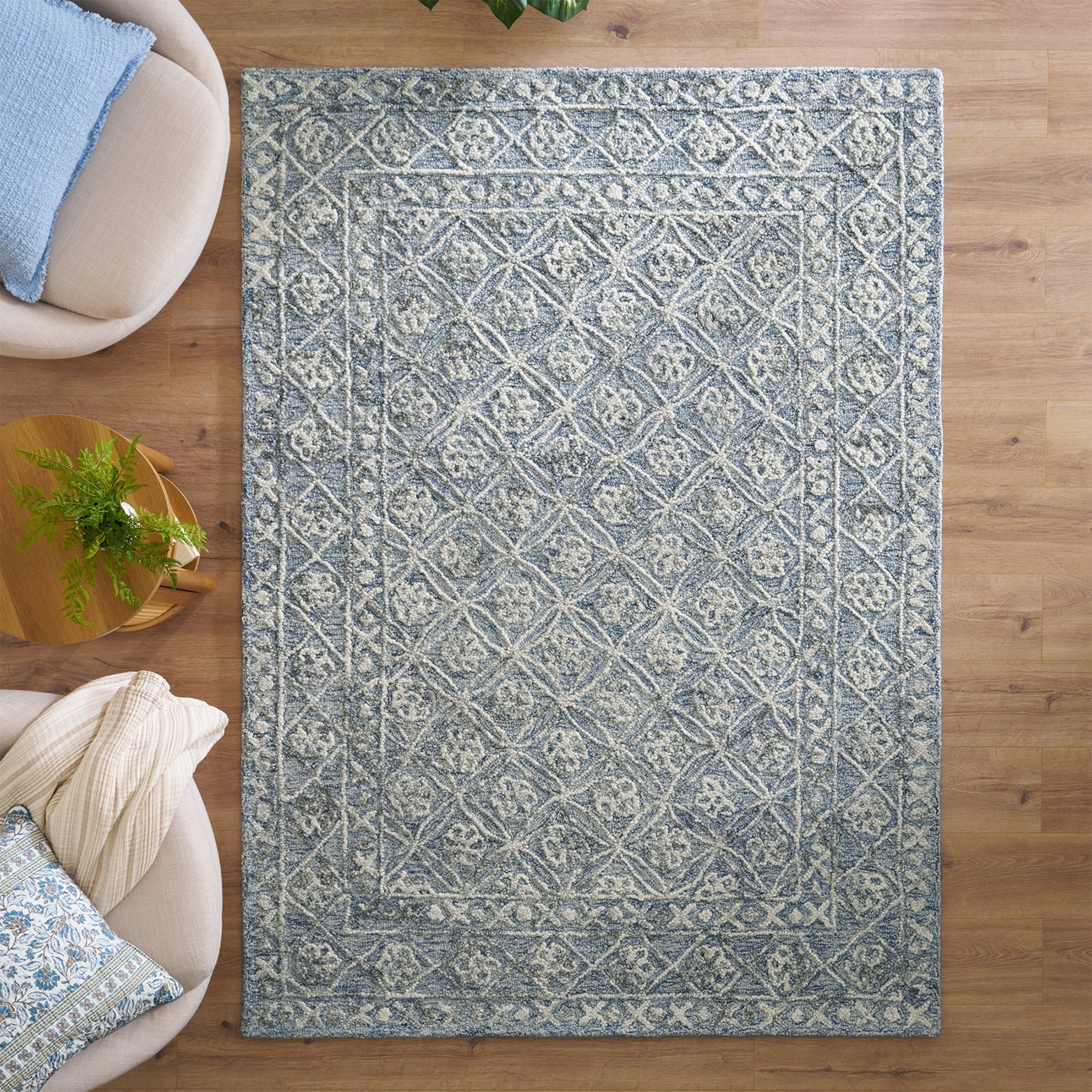  Blue/Silver Floral Trellis Indoor Area Rug, 5' x 7'