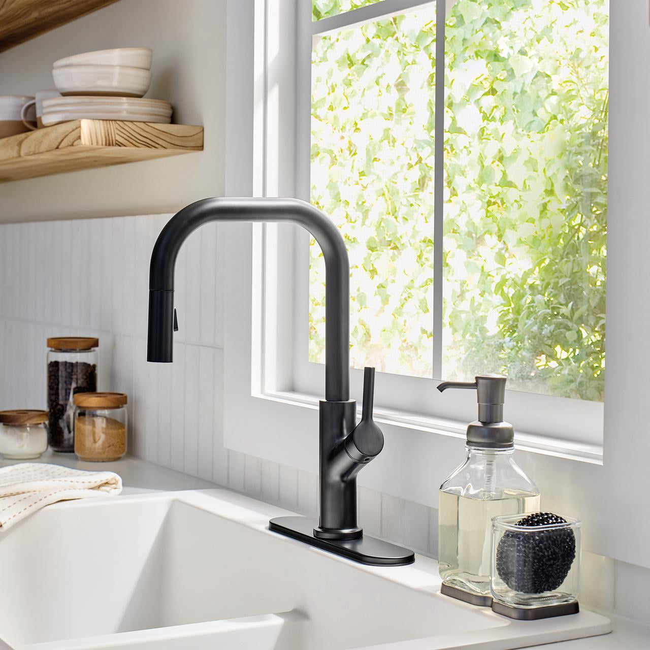  Sleek Simplicity Matte Black Pull Down Kitchen Faucet