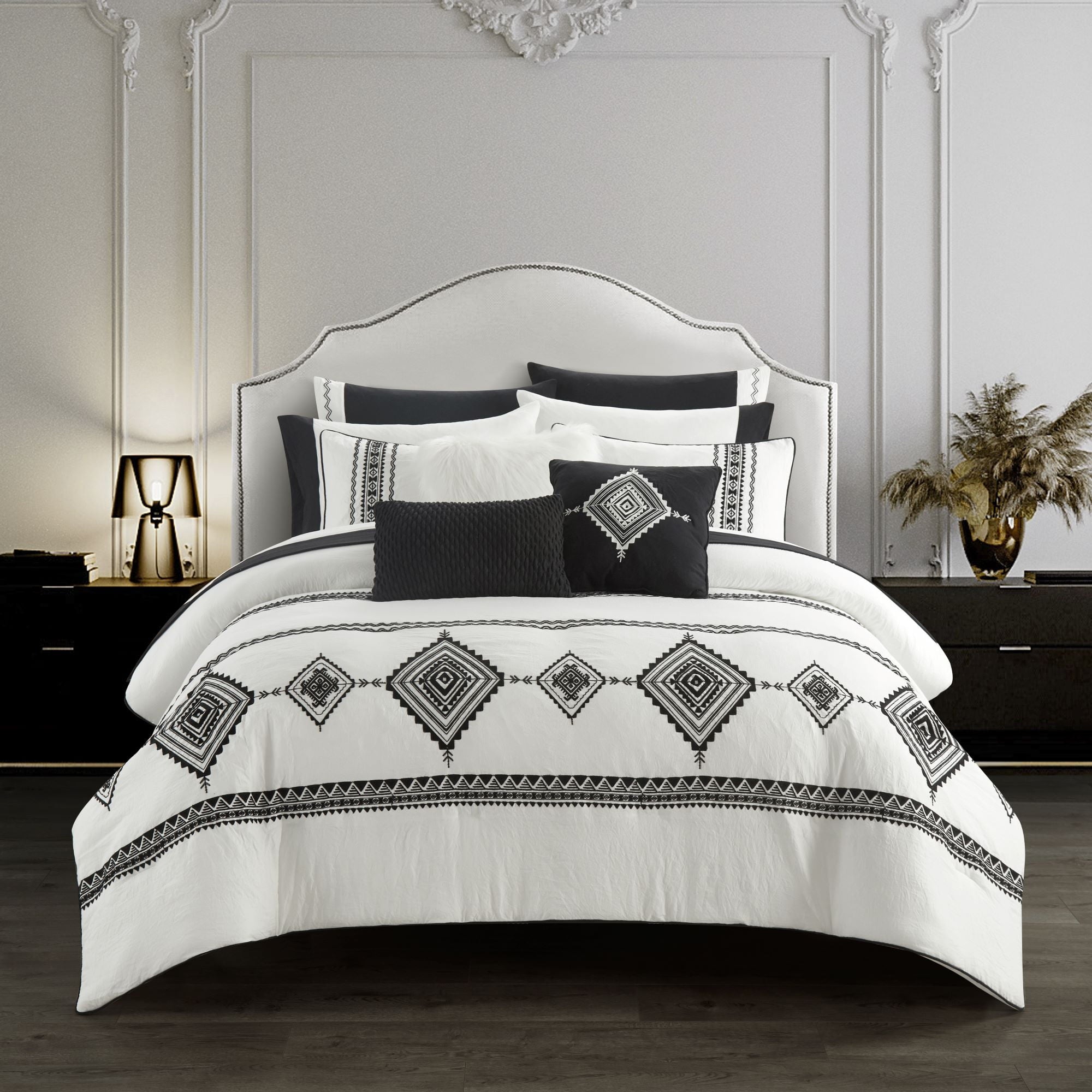  Black and White Summit 12 Piece Bed in a Bag Comforter Set, Queen