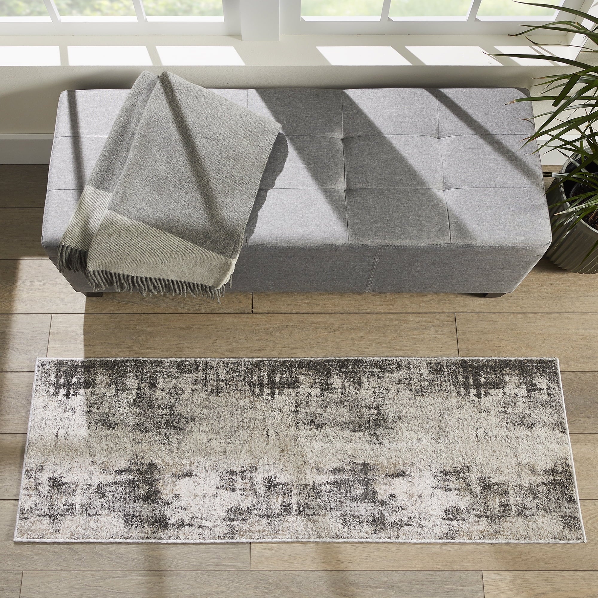 Homora™ Navy Abstract Indoor Accent Rug, 20" x 60"