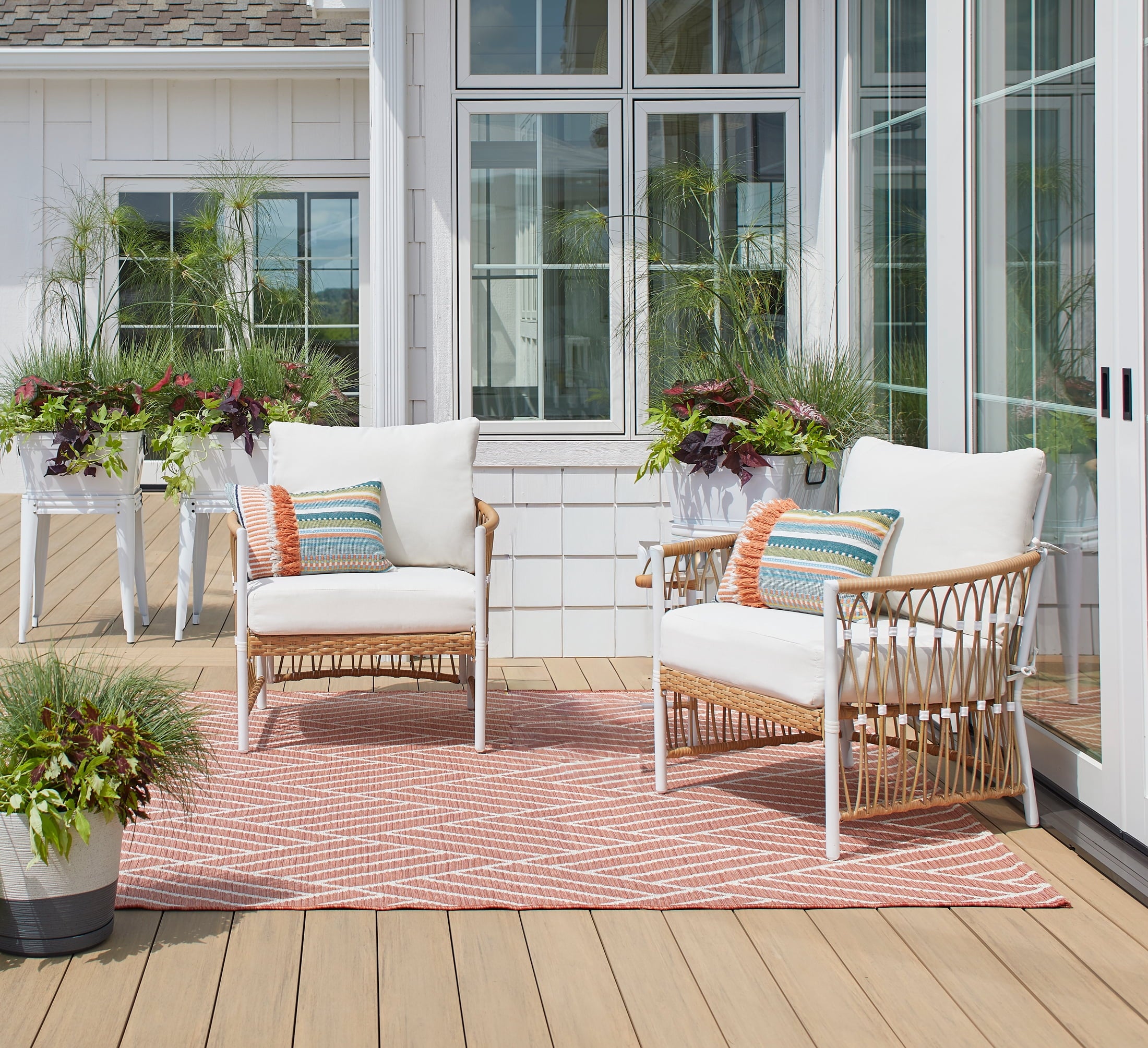  Lilah 2-Pack Outdoor Wicker Lounge Chairs, White