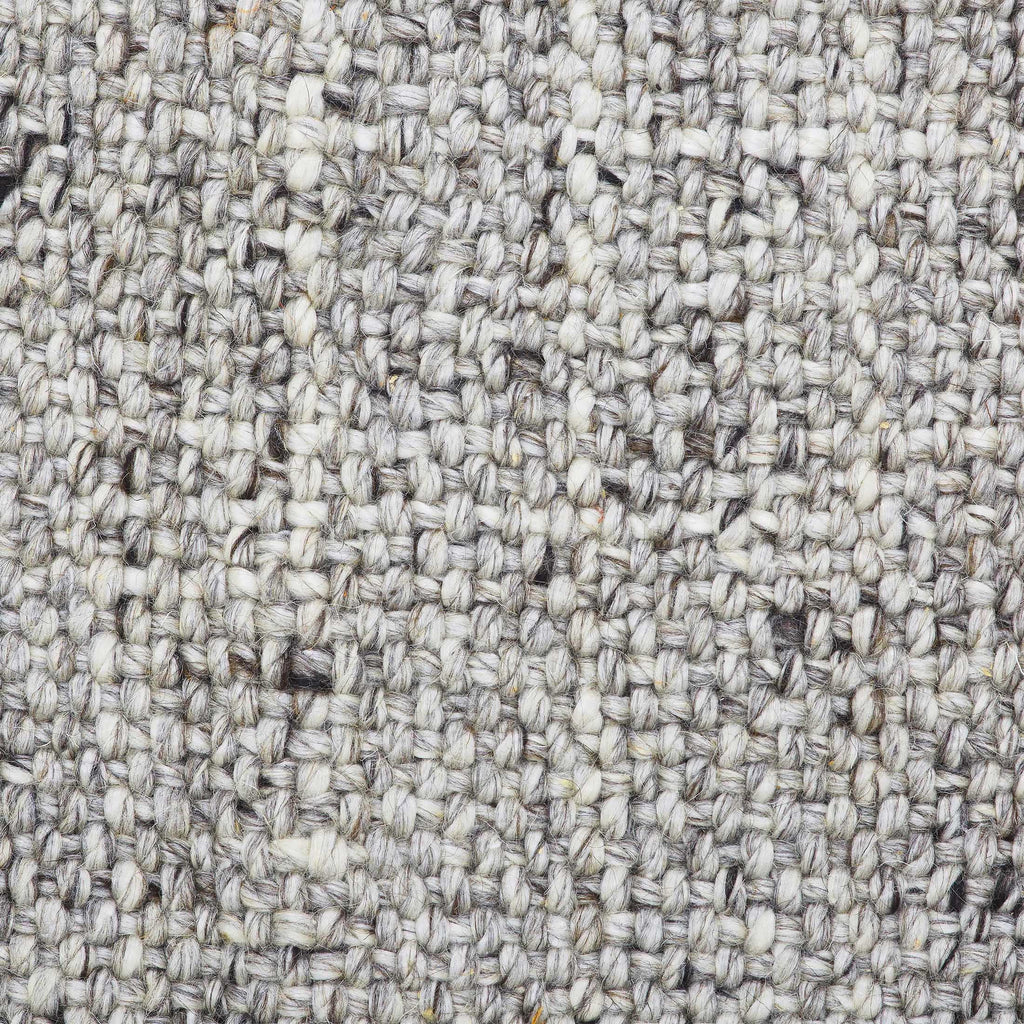  Light Grey Handwoven Plaid Wool Scatter Accent Rug, 30" x 46"